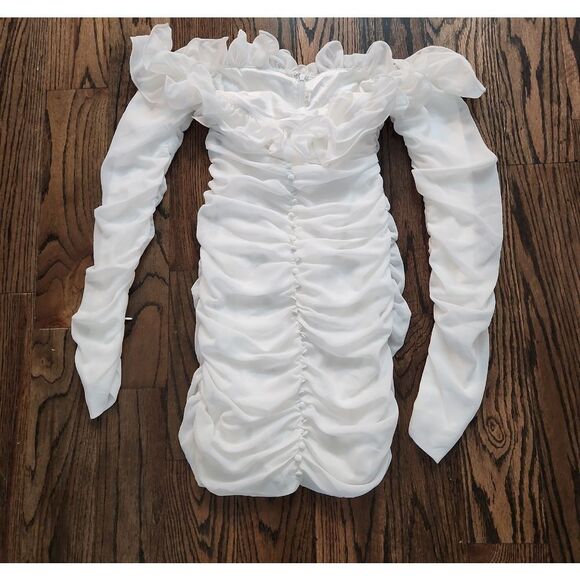 Elegant White  Mini Dress Size S NWOT - Picture 1 of 7